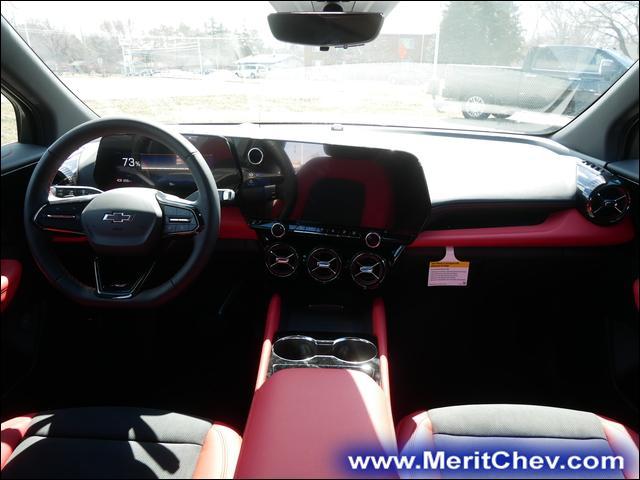 2024 Chevrolet Blazer EV Vehicle Photo in MAPLEWOOD, MN 55119-4794