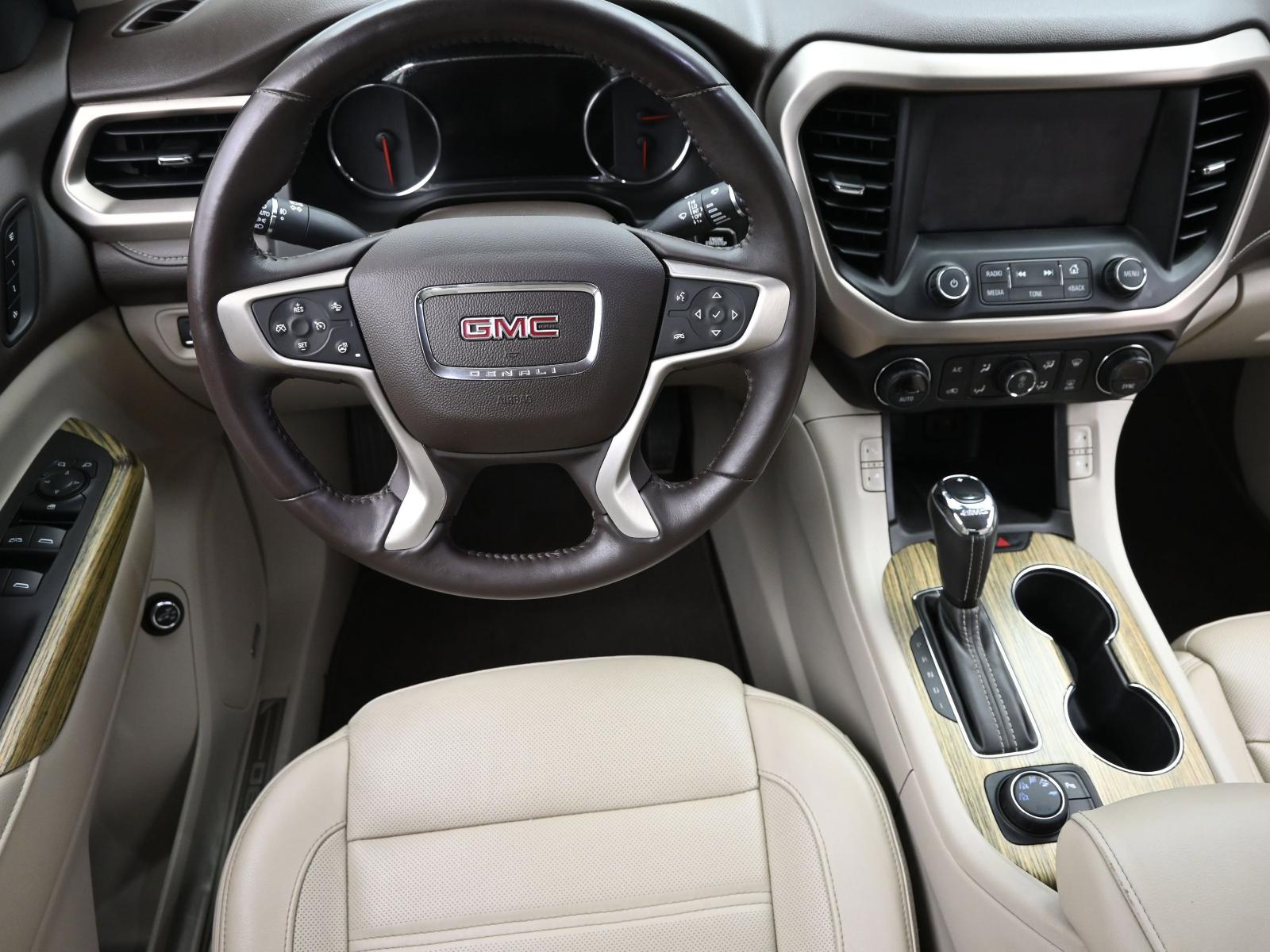 2018 GMC Acadia Vehicle Photo in Cedar Rapids, IA 52402