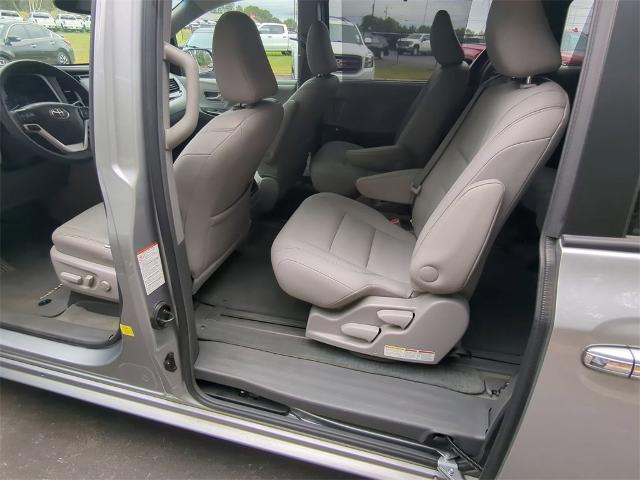 2017 Toyota Sienna Vehicle Photo in ALBERTVILLE, AL 35950-0246