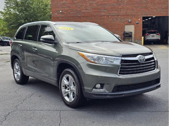 2016 Toyota Highlander Vehicle Photo in Auburn, AL 36832-6638