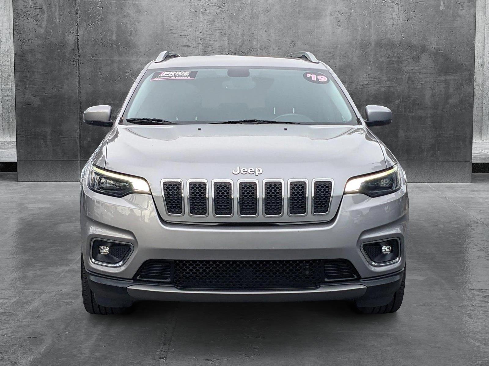 2019 Jeep Cherokee Vehicle Photo in GREENACRES, FL 33463-3207