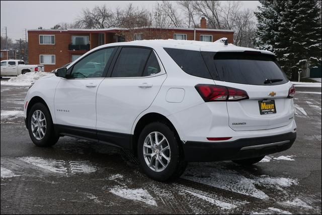 2024 Chevrolet Equinox Vehicle Photo in MAPLEWOOD, MN 55119-4794