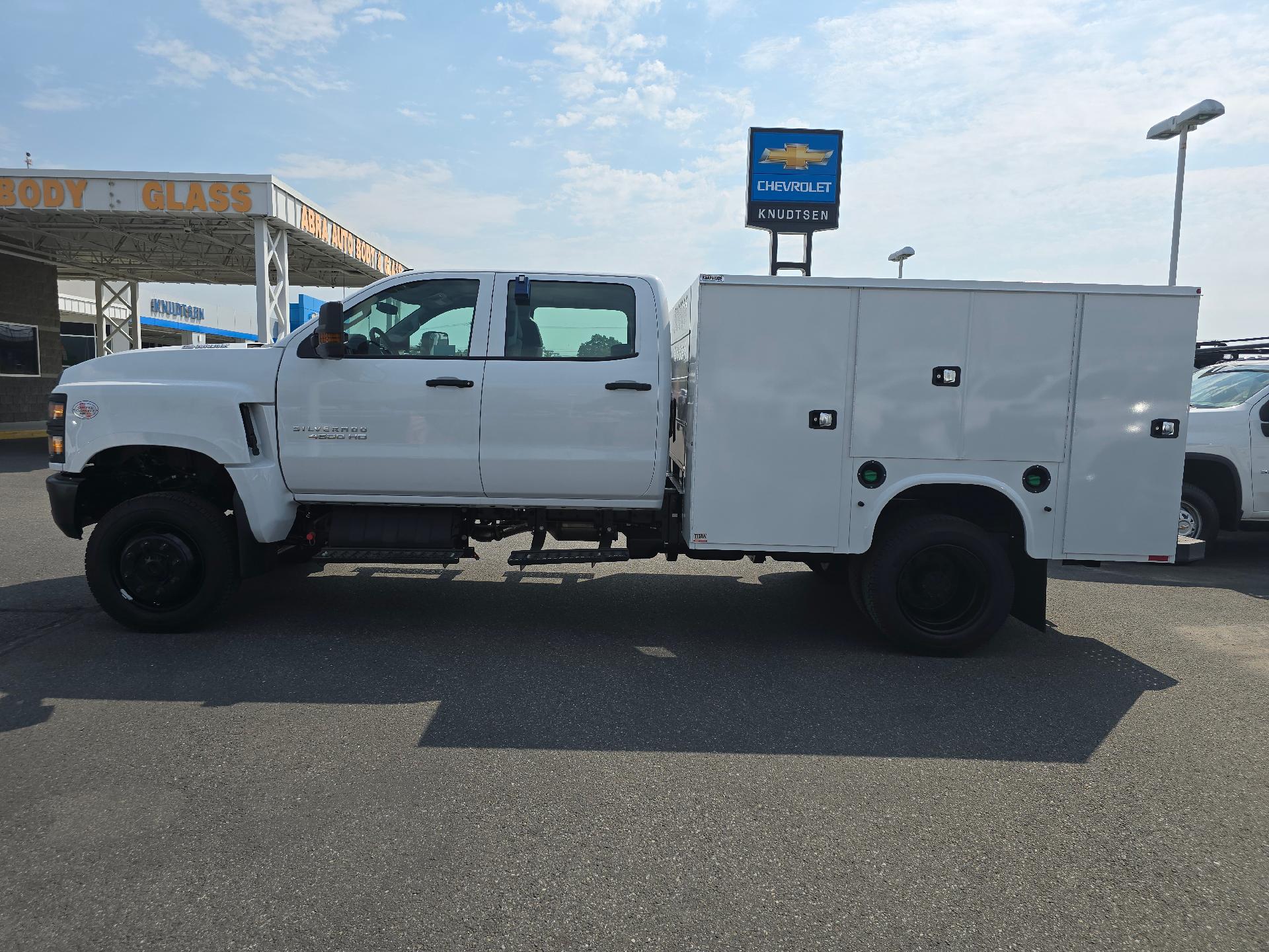 2024 Chevrolet Silverado Chassis Cab Vehicle Photo in POST FALLS, ID 83854-5365