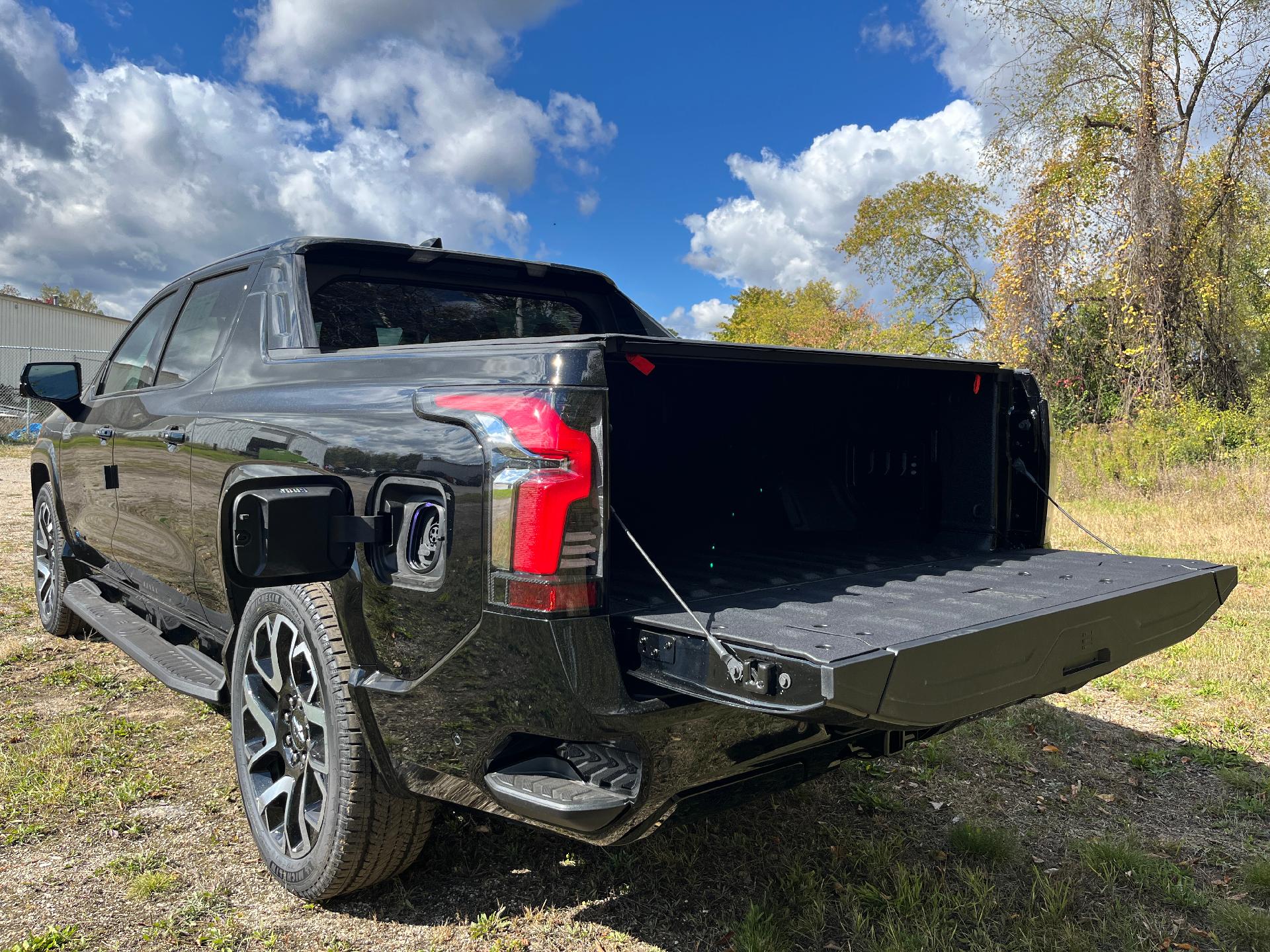 2024 Chevrolet Silverado EV Vehicle Photo in CLARE, MI 48617-9414