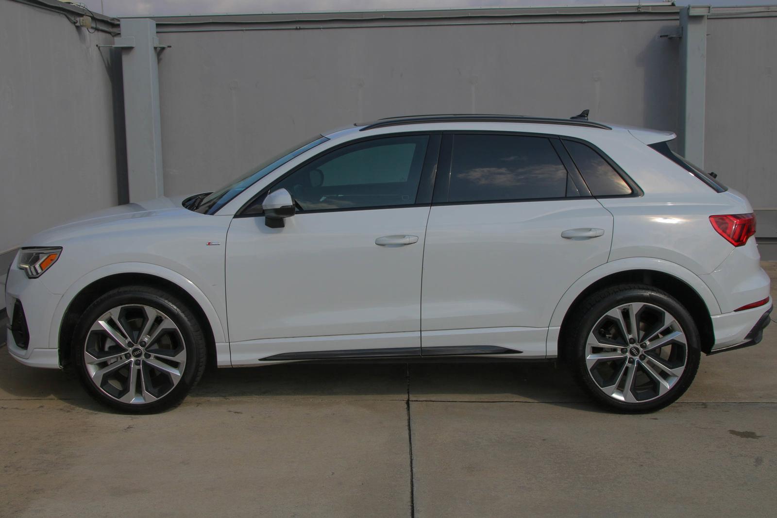 2022 Audi Q3 Vehicle Photo in SUGAR LAND, TX 77478