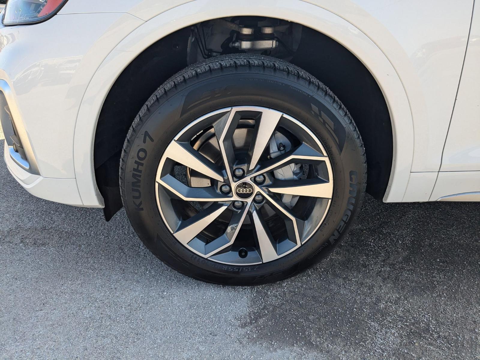 2024 Audi Q5 Vehicle Photo in Seguin, TX 78155