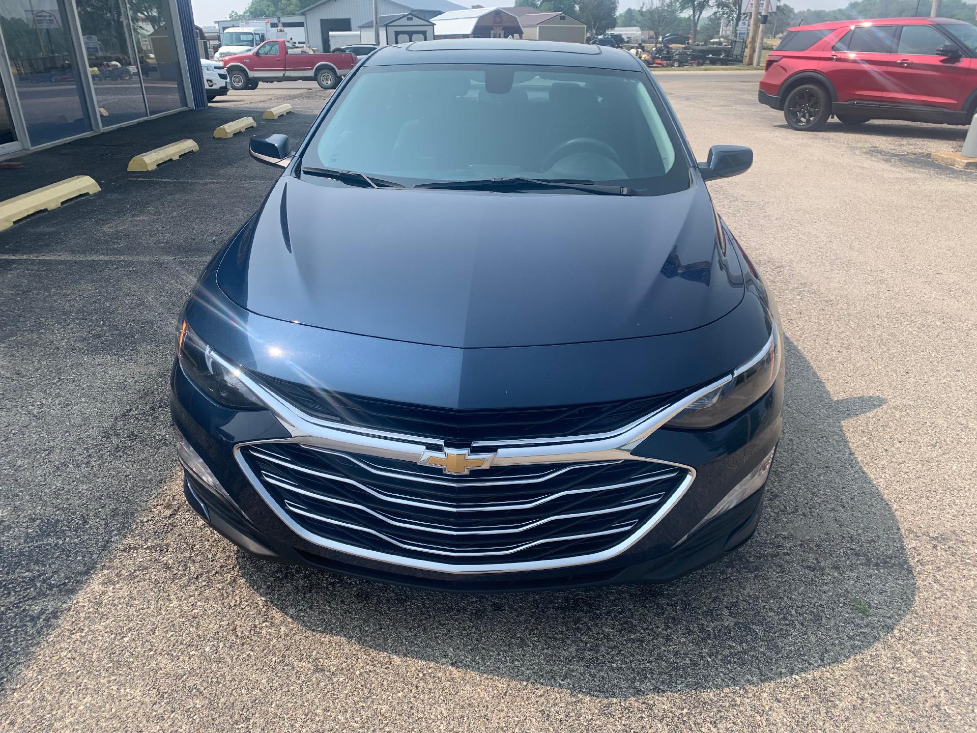 Used 2021 Chevrolet Malibu 1LT with VIN 1G1ZD5ST5MF073800 for sale in Canton, IL