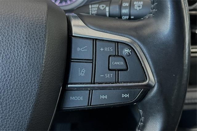 2021 Toyota Highlander Vehicle Photo in ELK GROVE, CA 95757-8703