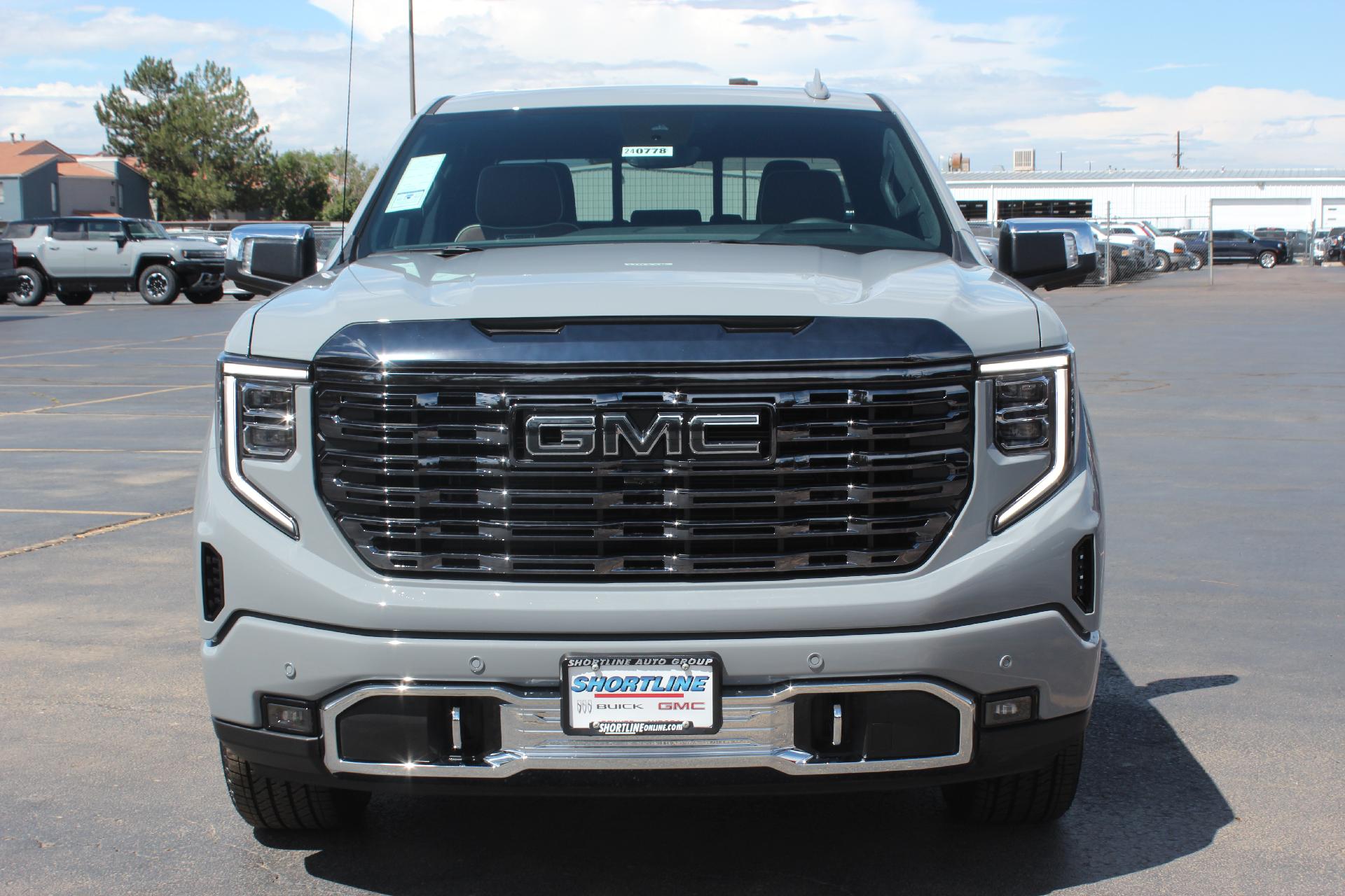 2024 GMC Sierra 1500 Vehicle Photo in AURORA, CO 80012-4011