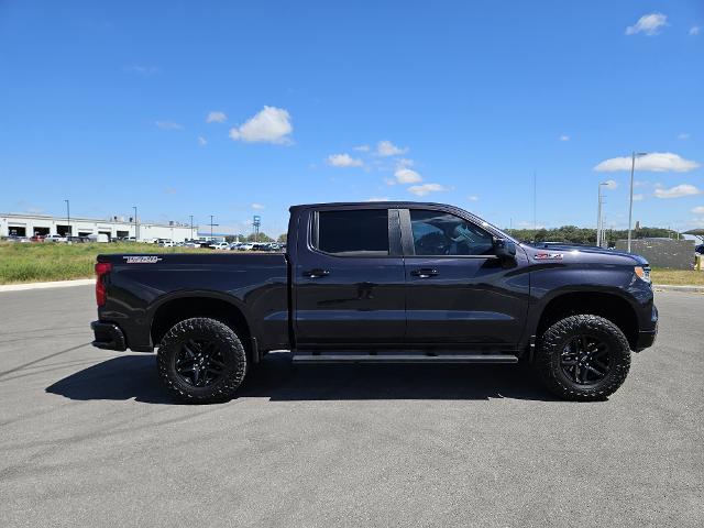 Used 2022 Chevrolet Silverado 1500 LT Trail Boss with VIN 3GCUDFED3NG678863 for sale in Floresville, TX