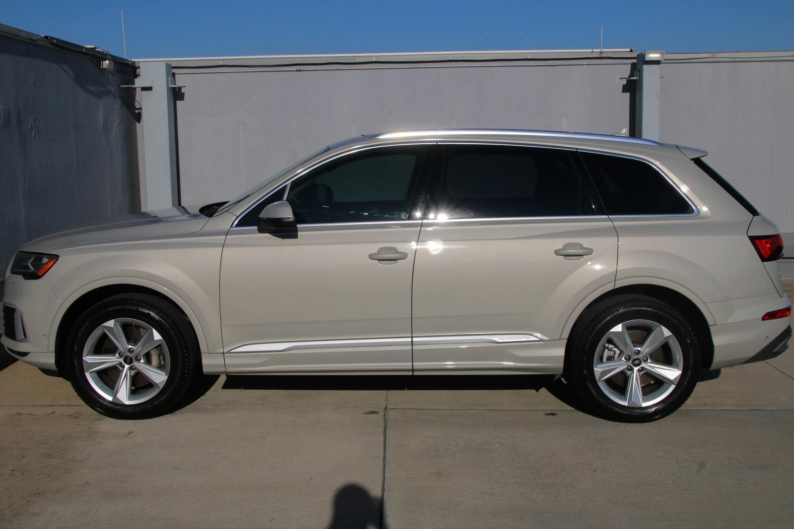 2024 Audi Q7 Vehicle Photo in SUGAR LAND, TX 77478