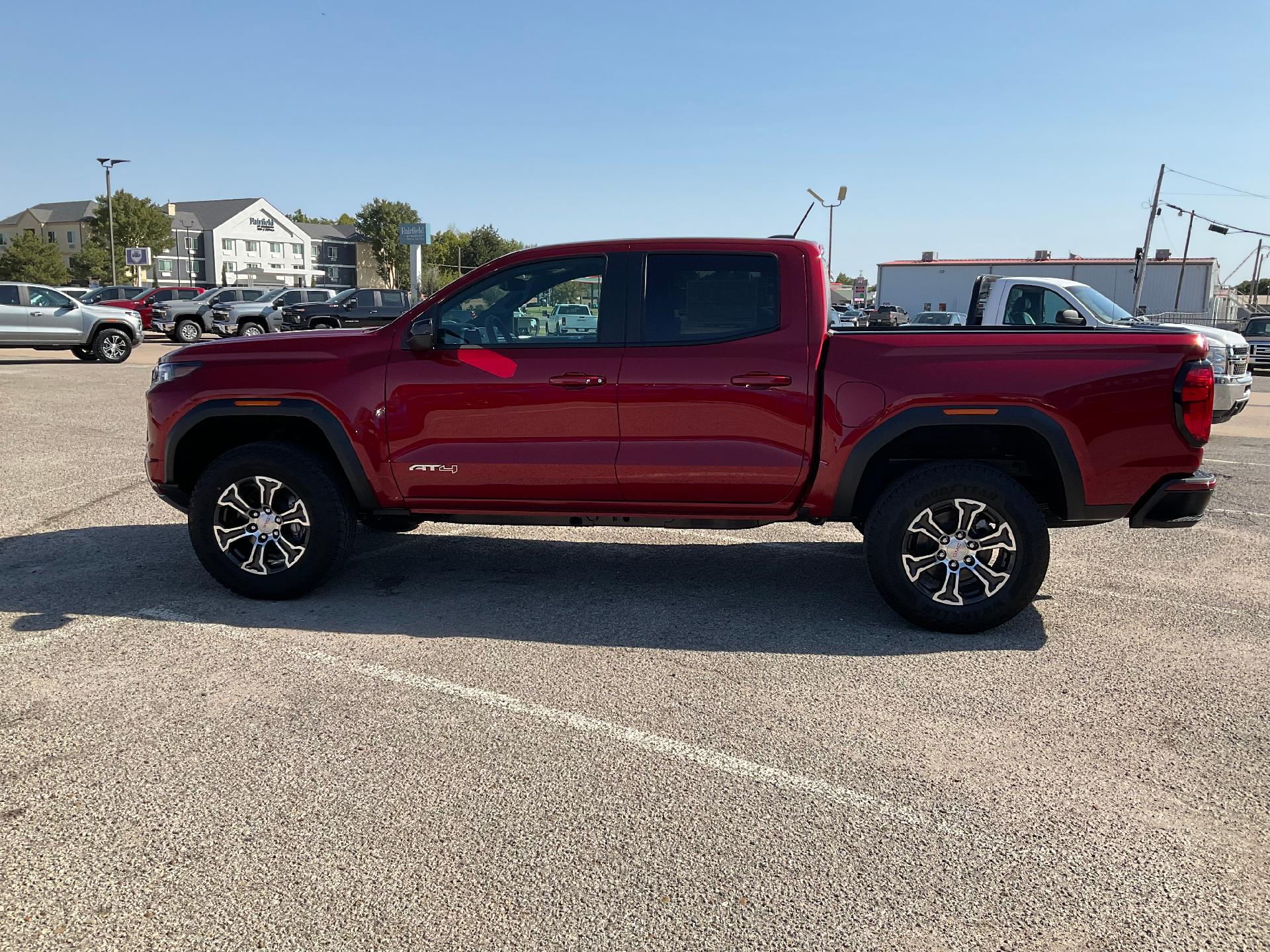 2024 GMC Canyon Vehicle Photo in PONCA CITY, OK 74601-1036