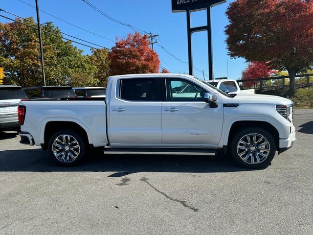 2025 GMC Sierra 1500 Vehicle Photo in LOWELL, MA 01852-4336