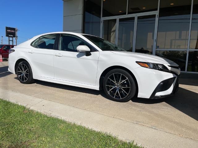 Used 2022 Toyota Camry SE with VIN 4T1G11AK1NU636536 for sale in Baton Rouge, LA