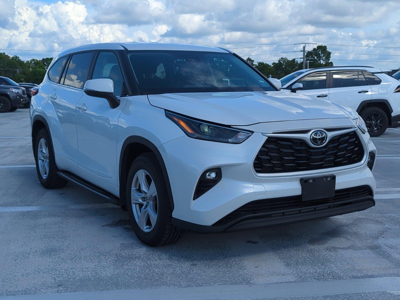 2023 Toyota Highlander Vehicle Photo in Ft. Myers, FL 33907