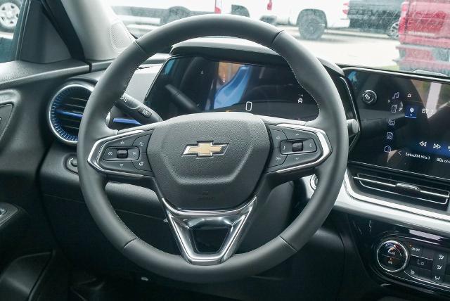 2025 Chevrolet Trax Vehicle Photo in VENTURA, CA 93003-8585