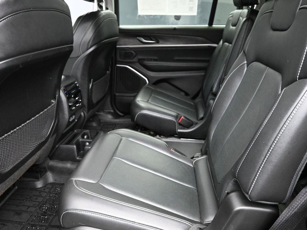 2022 Jeep Grand Cherokee L Vehicle Photo in Cedar Rapids, IA 52402