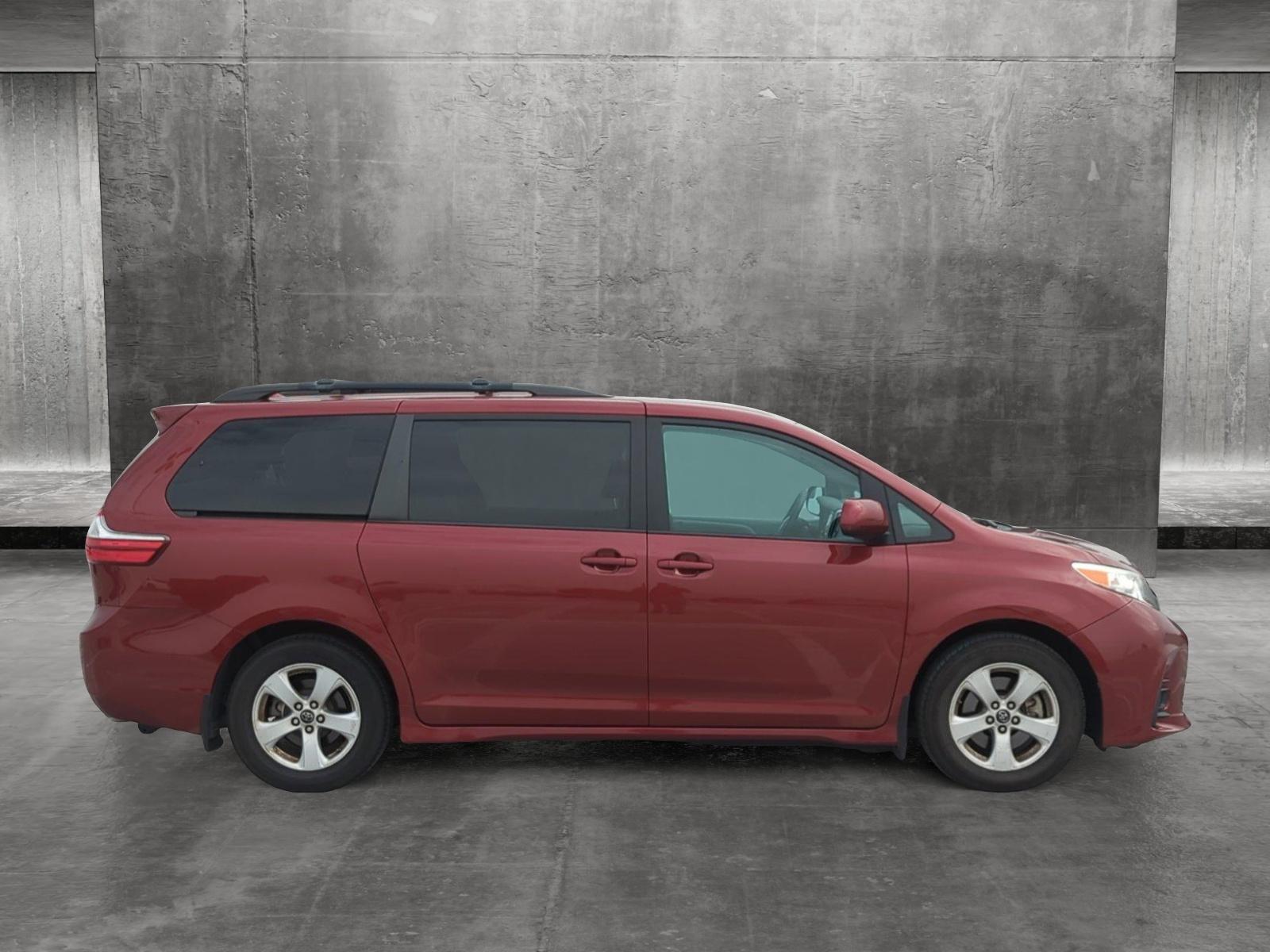2018 Toyota Sienna Vehicle Photo in Ft. Myers, FL 33907
