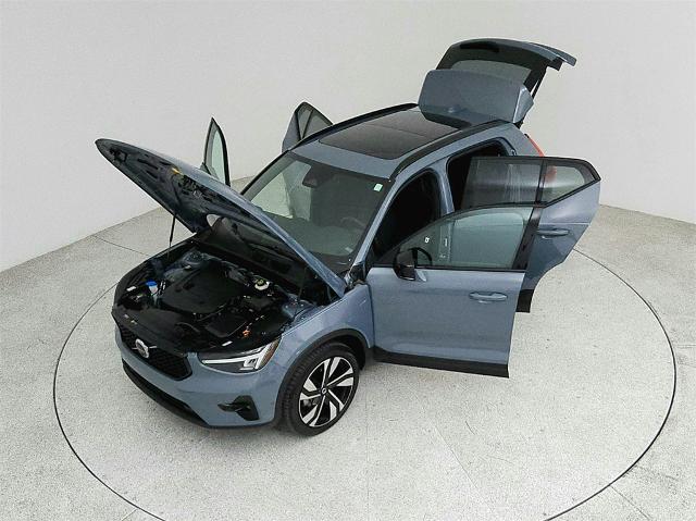 2023 Volvo XC40 Vehicle Photo in Grapevine, TX 76051