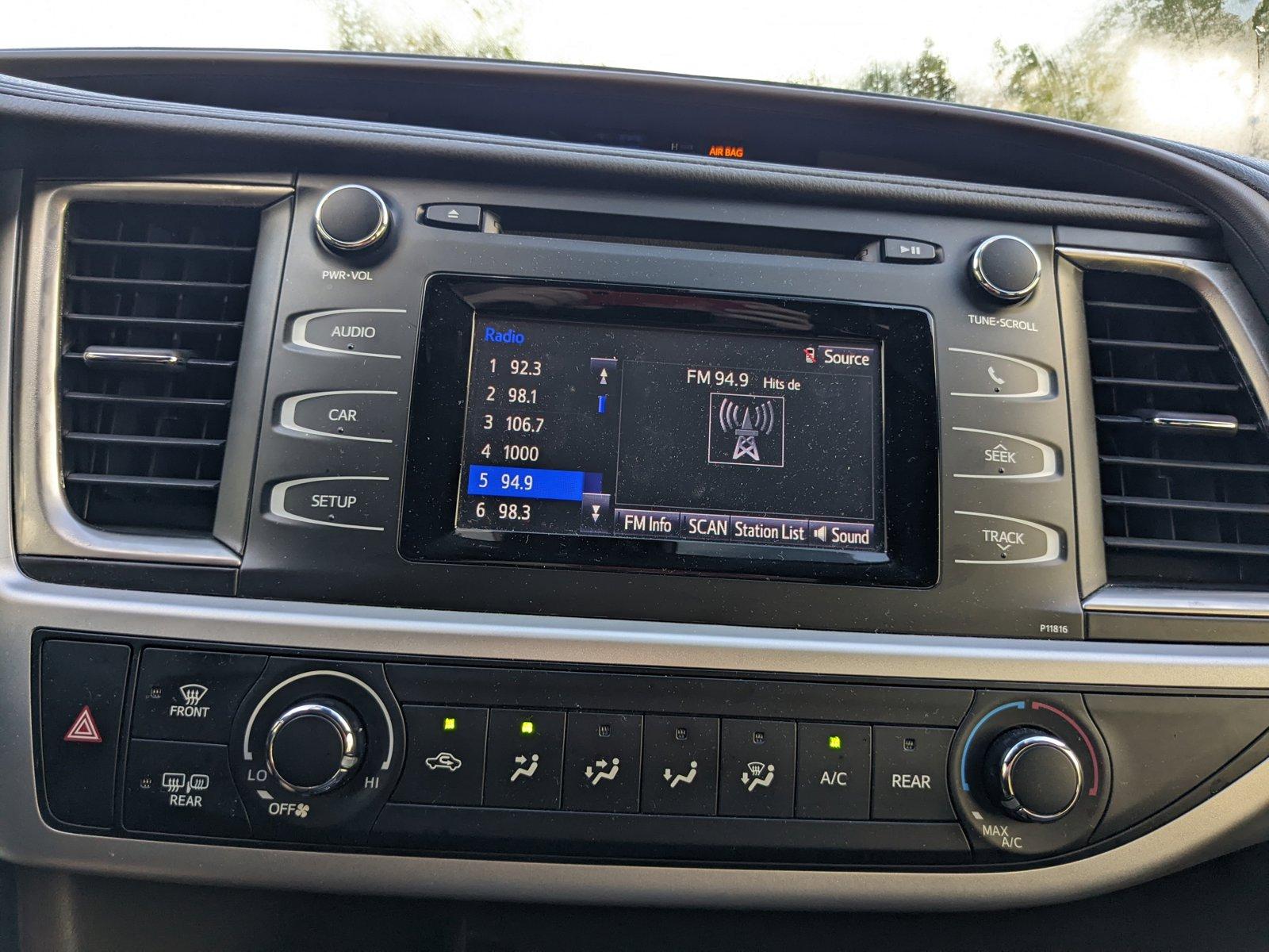 2019 Toyota Highlander Vehicle Photo in Davie, FL 33331