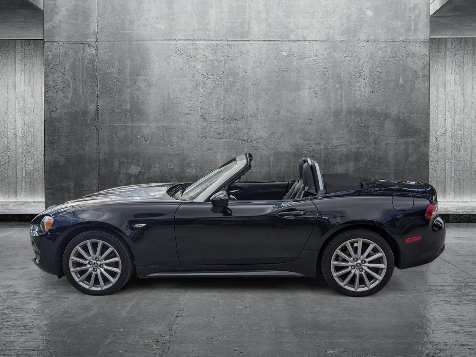 2017 FIAT 124 Spider Vehicle Photo in GREENACRES, FL 33463-3207