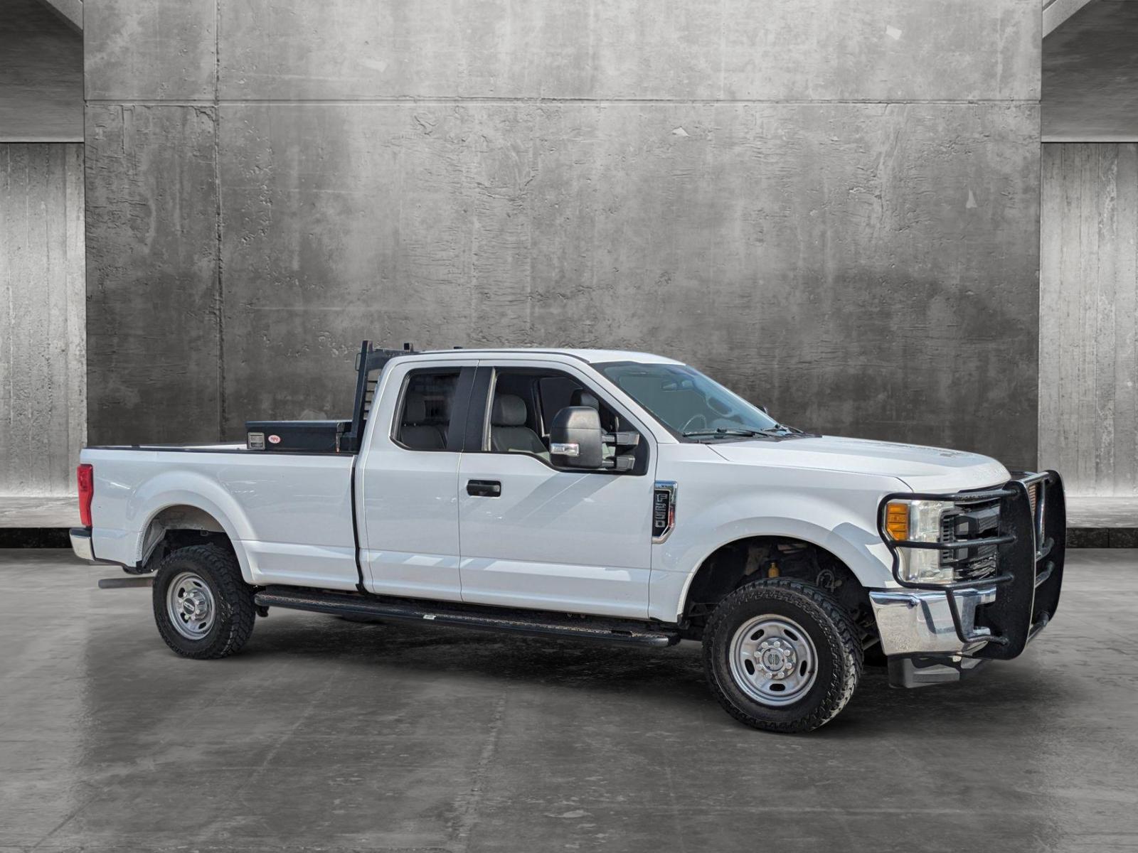 2017 Ford Super Duty F-250 SRW Vehicle Photo in Corpus Christi, TX 78415