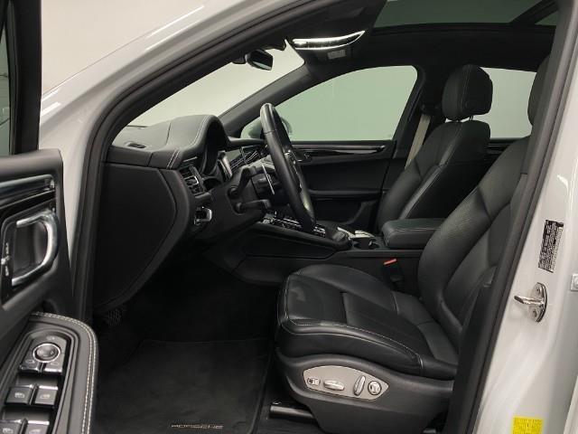 2022 Porsche Macan Vehicle Photo in Appleton, WI 54913