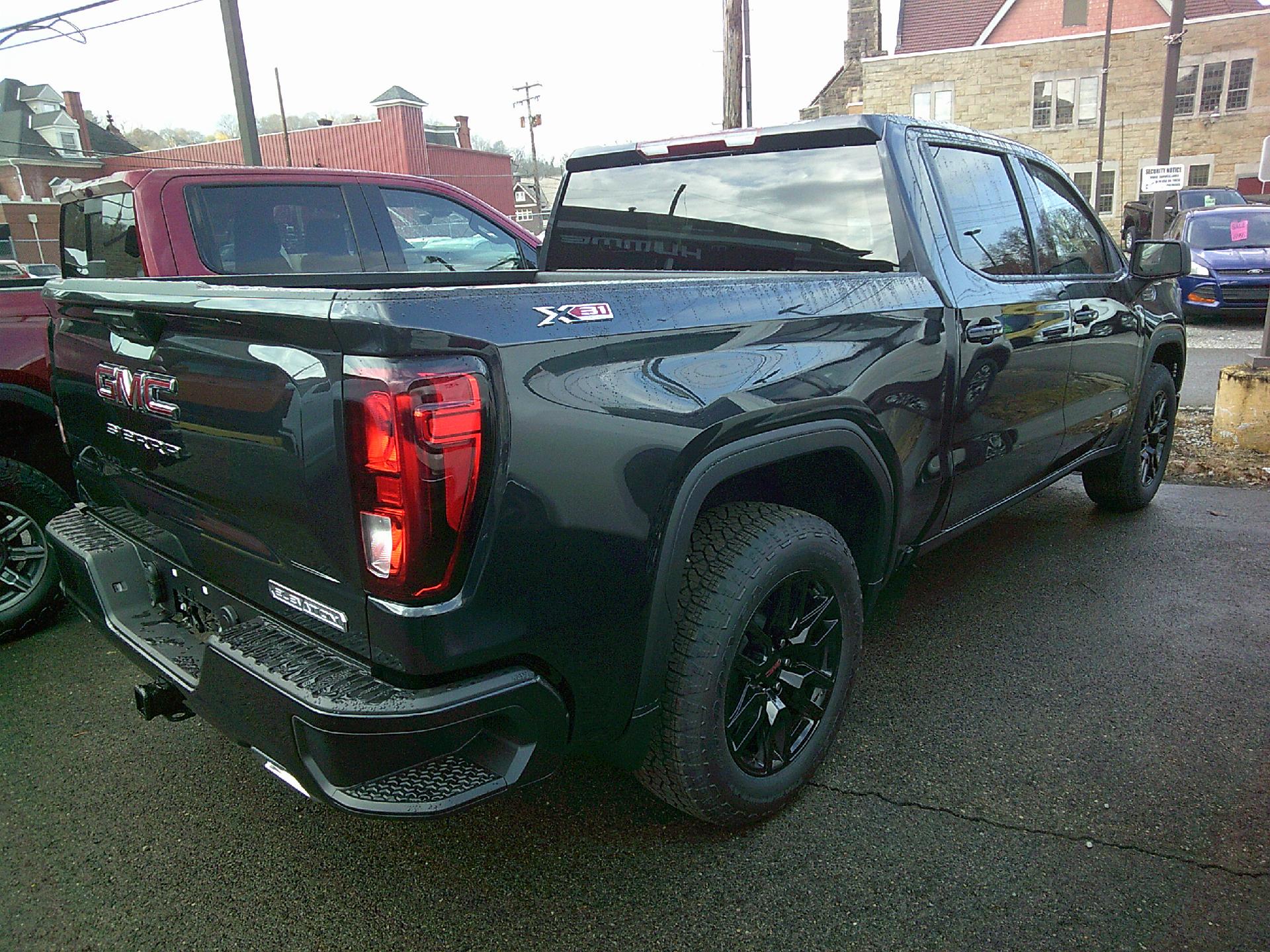 2025 GMC Sierra 1500 Vehicle Photo in KITTANNING, PA 16201-1536