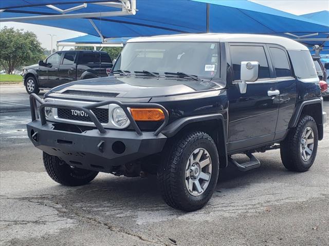 2014 Toyota FJ Cruiser Vehicle Photo in Denton, TX 76205