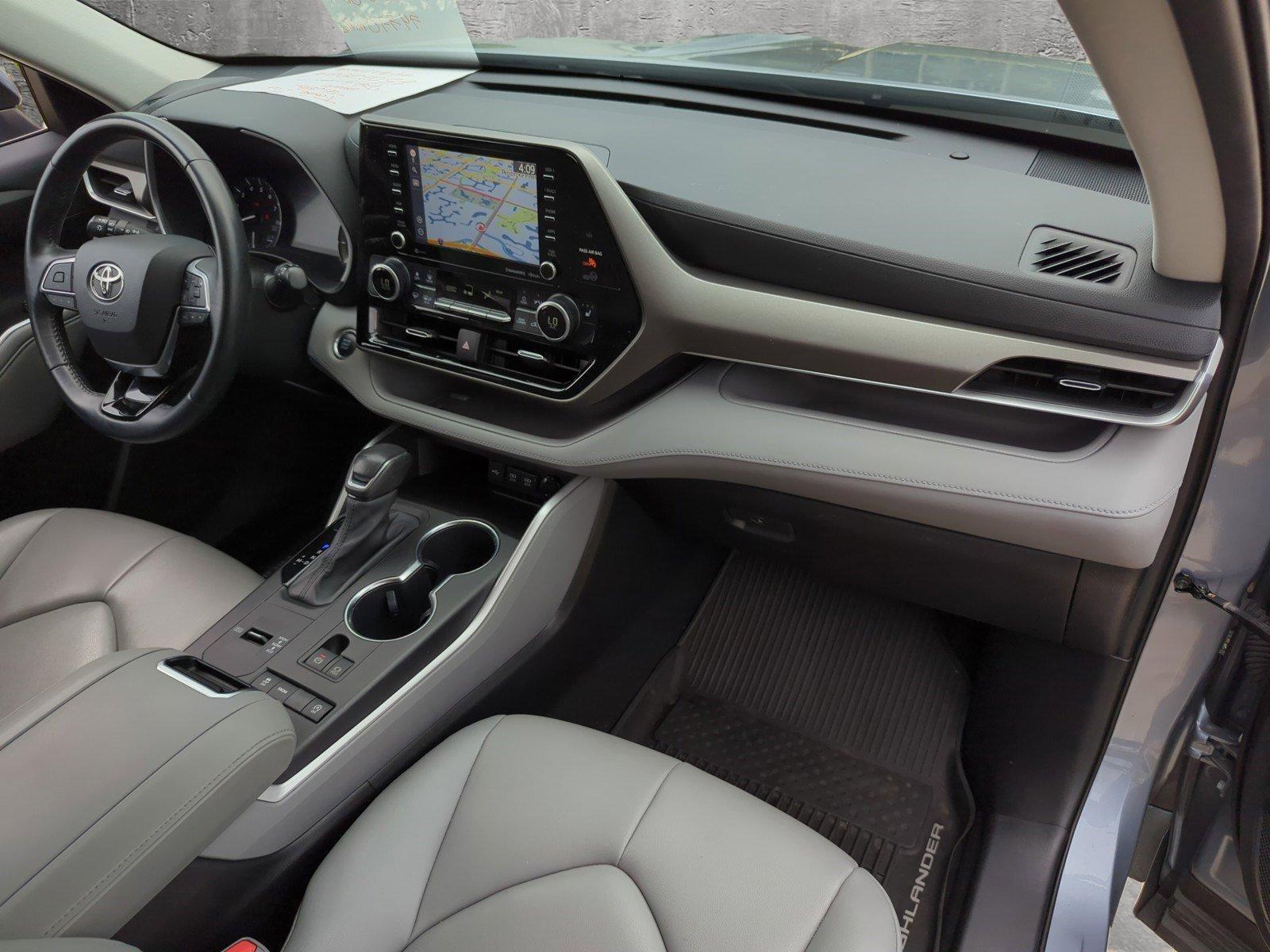 2020 Toyota Highlander Vehicle Photo in Pembroke Pines, FL 33027