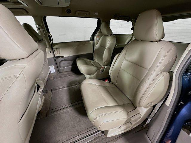 2018 Toyota Sienna Vehicle Photo in Flemington, NJ 08822