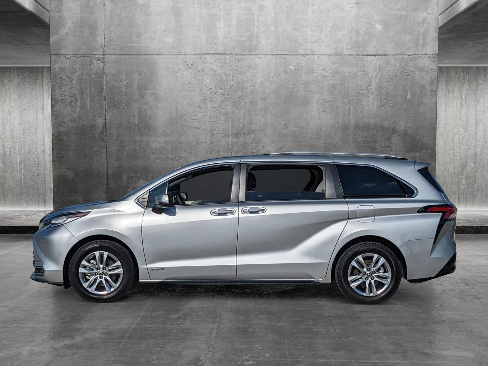 2021 Toyota Sienna Vehicle Photo in Davie, FL 33331