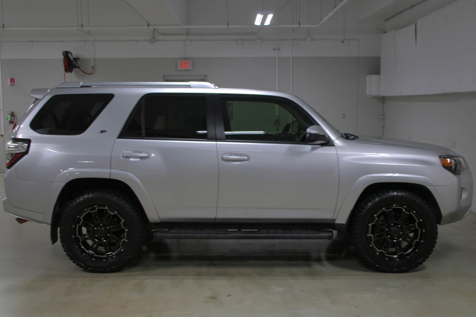 2016 Toyota 4Runner Vehicle Photo in SUGAR LAND, TX 77478