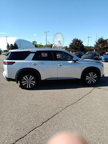 2022 Nissan Pathfinder Vehicle Photo in Canton, MI 48188