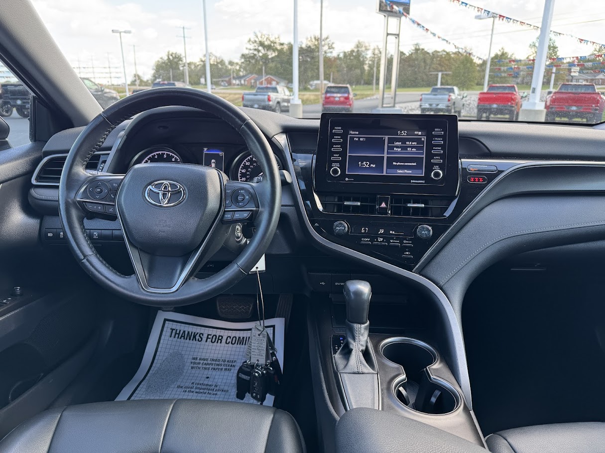 2021 Toyota Camry Vehicle Photo in BOONVILLE, IN 47601-9633