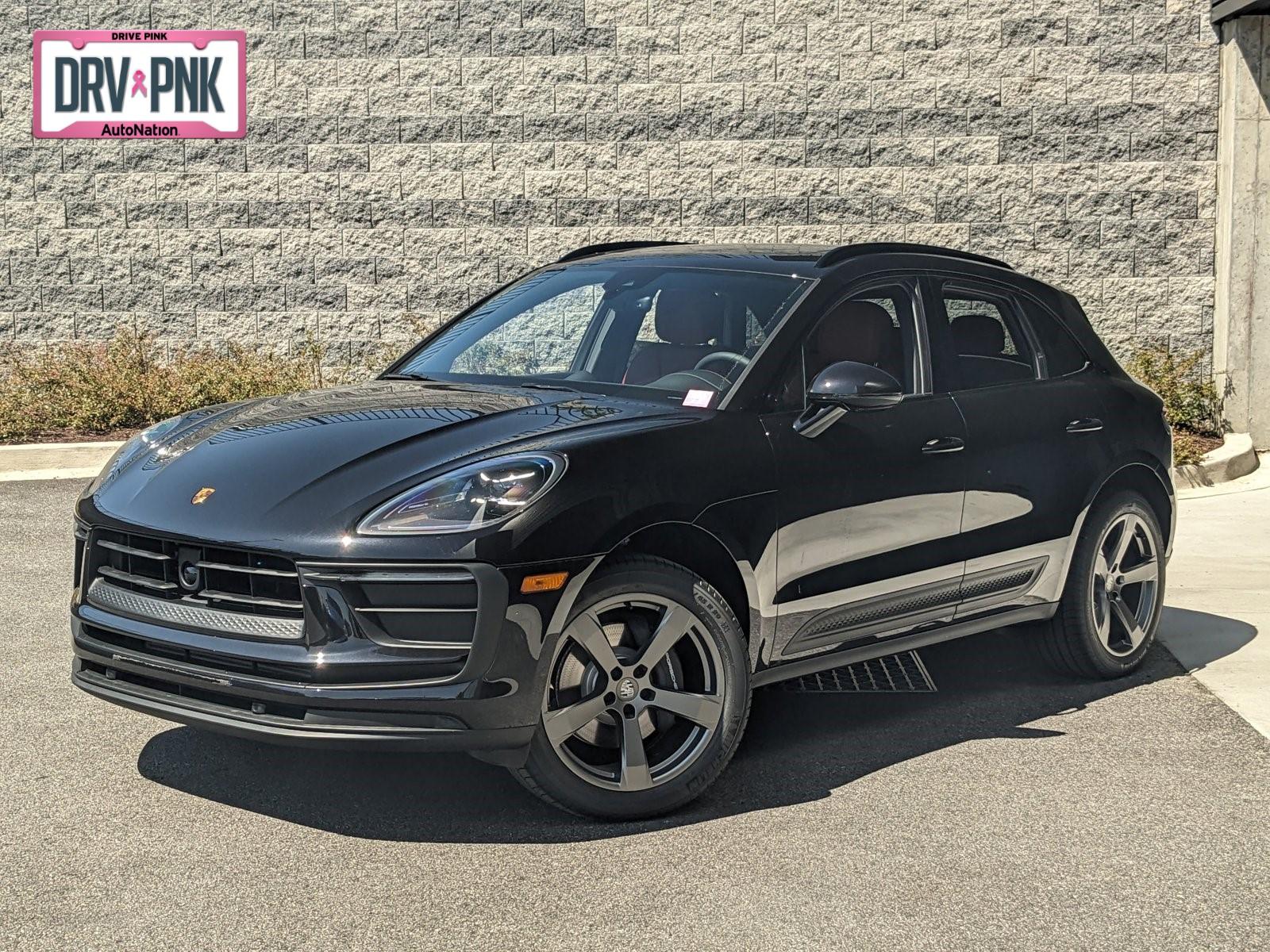 2024 Porsche Macan Vehicle Photo in TIMONIUM, MD 21093-2300