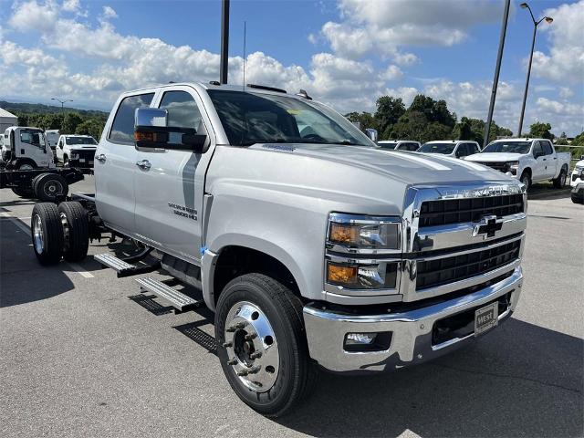 2023 Chevrolet Silverado 5500 HD Vehicle Photo in ALCOA, TN 37701-3235