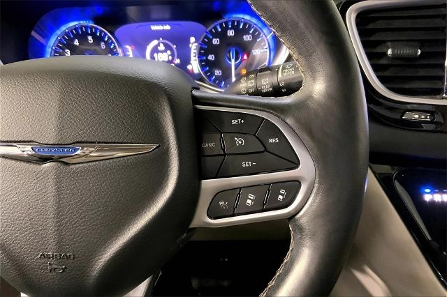 2020 Chrysler Pacifica Vehicle Photo in Kansas City, MO 64114