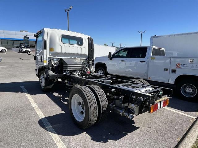 2024 Chevrolet Low Cab Forward 4500 Vehicle Photo in ALCOA, TN 37701-3235