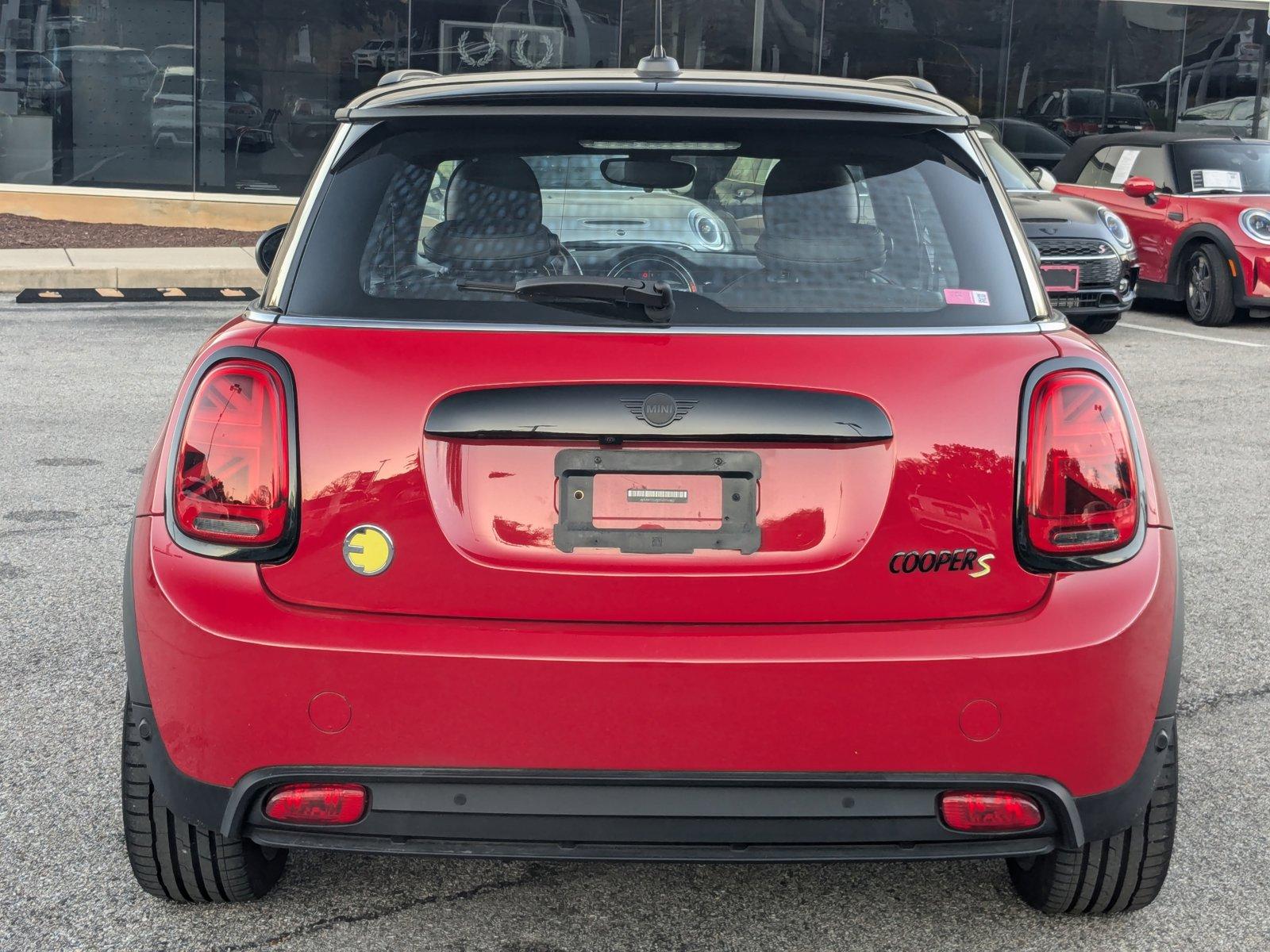 2022 MINI Electric Hardtop 2 Door Vehicle Photo in Towson, MD 21204