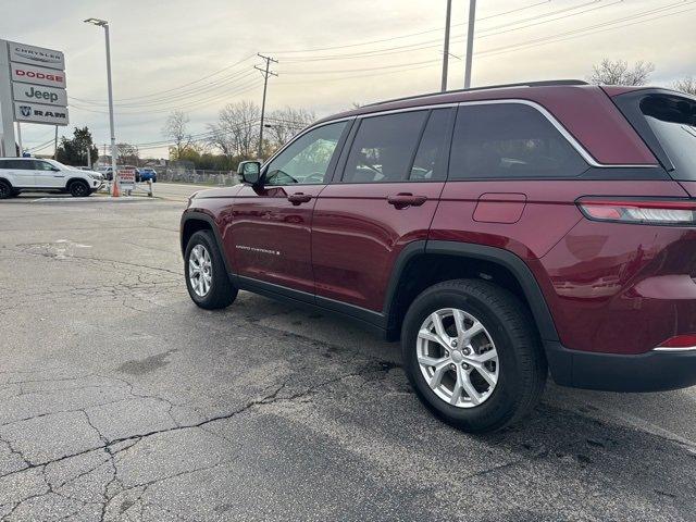 2024 Jeep Grand Cherokee Vehicle Photo in Saint Charles, IL 60174