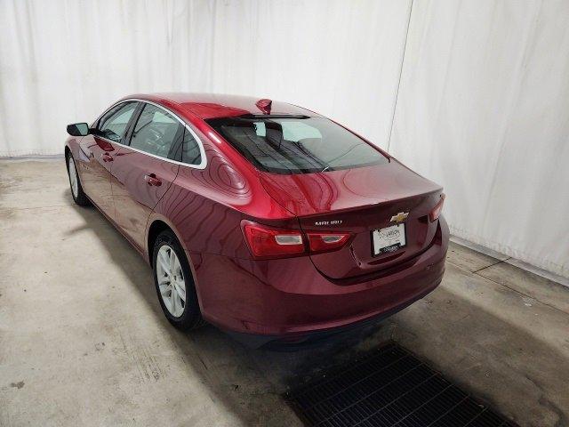 2018 Chevrolet Malibu Vehicle Photo in BARABOO, WI 53913-9382