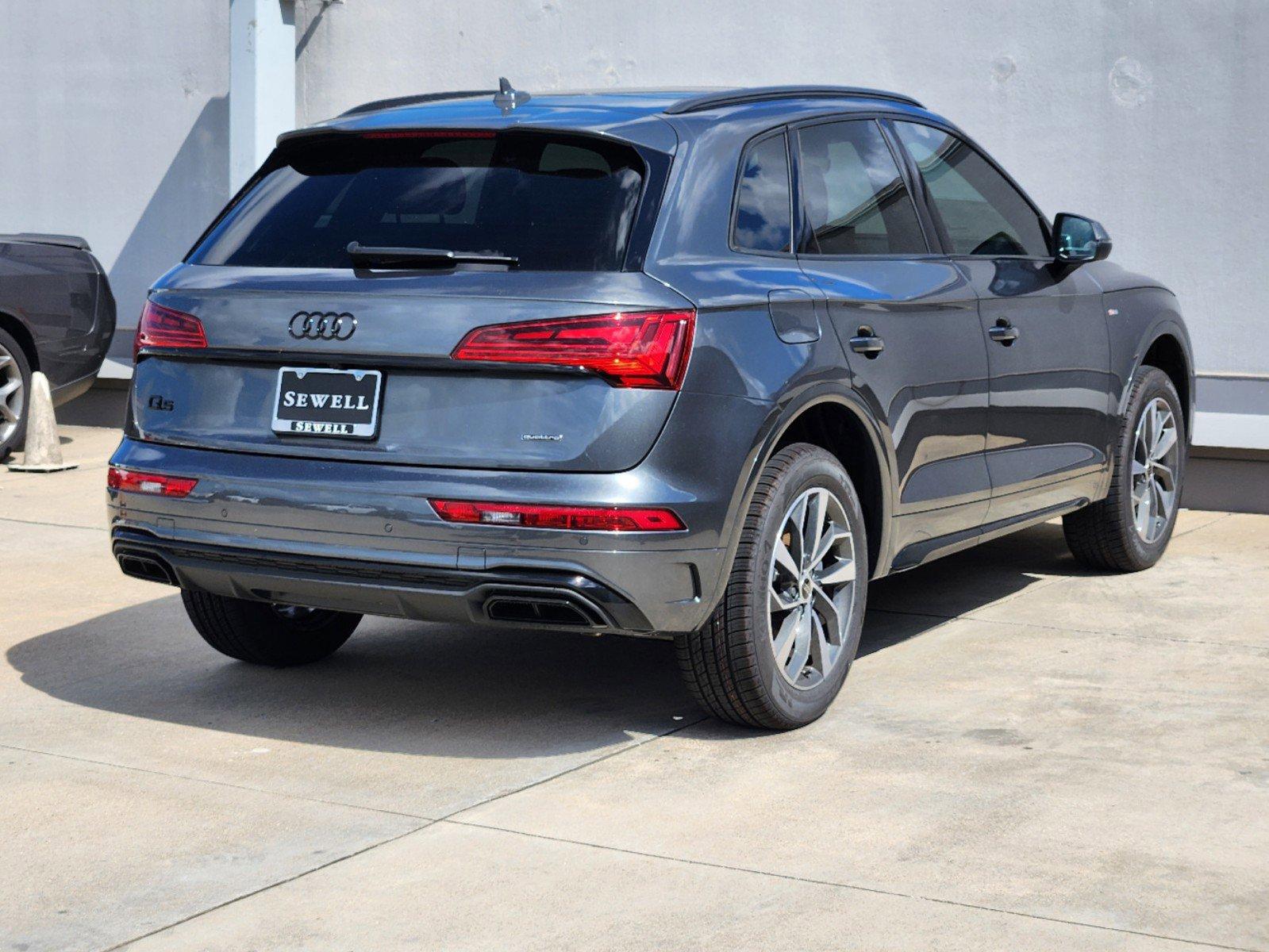 2024 Audi Q5 Vehicle Photo in SUGAR LAND, TX 77478