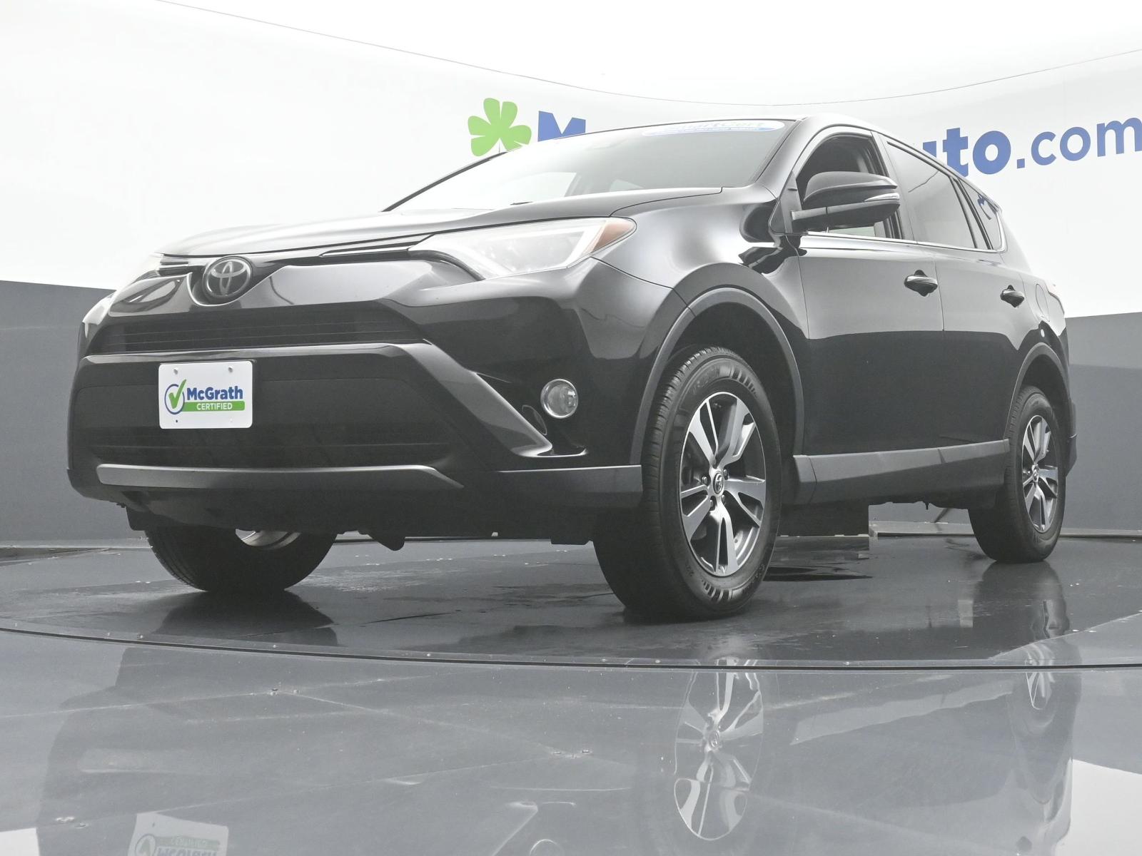 2018 Toyota RAV4 Vehicle Photo in Cedar Rapids, IA 52402