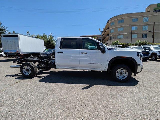 2024 GMC Sierra 2500 HD Vehicle Photo in PASADENA, CA 91107-3803