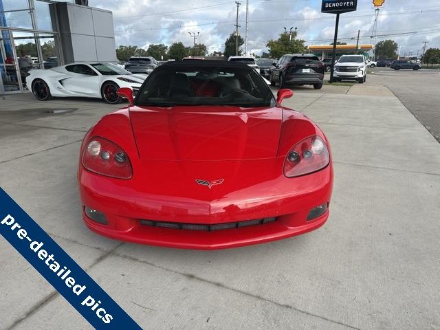 Used 2006 Chevrolet Corvette Base with VIN 1G1YY36U665125516 for sale in Holland, MI