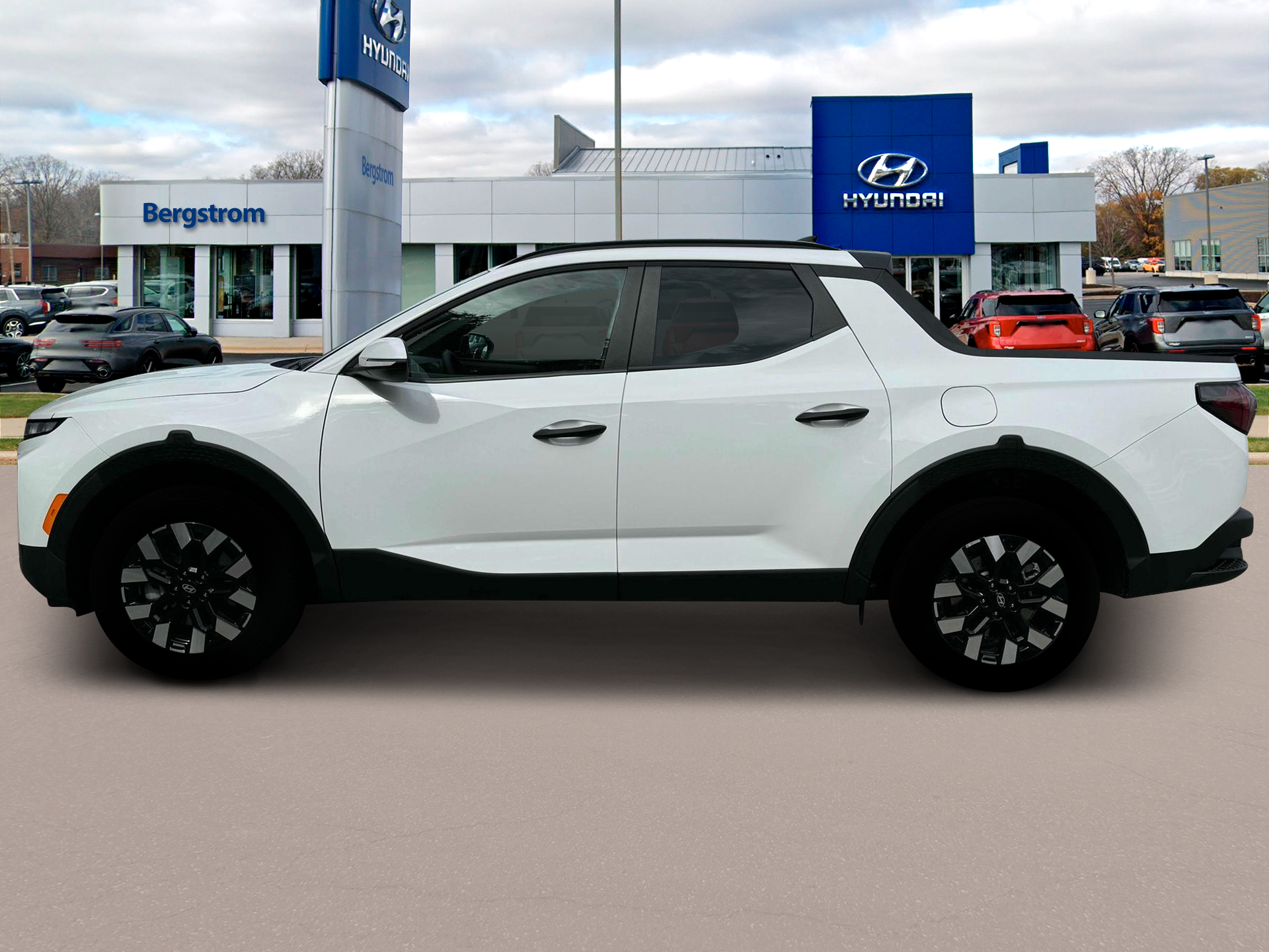 2025 Hyundai SANTA CRUZ Vehicle Photo in Green Bay, WI 54304