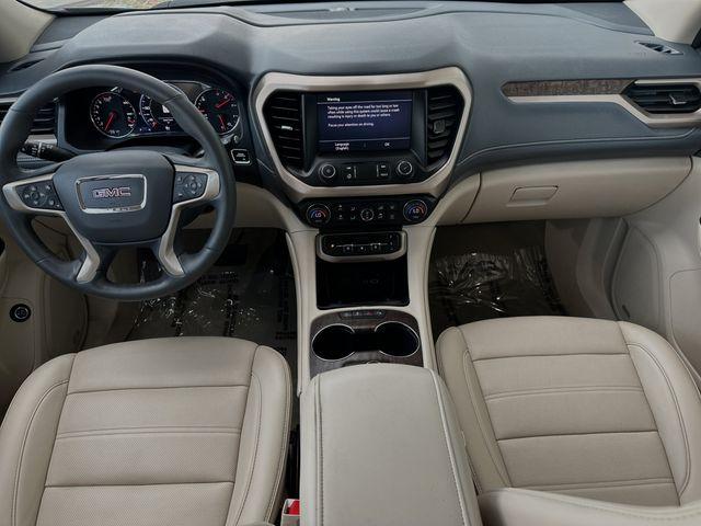 2023 GMC Acadia Vehicle Photo in RIVERSIDE, CA 92504-4106