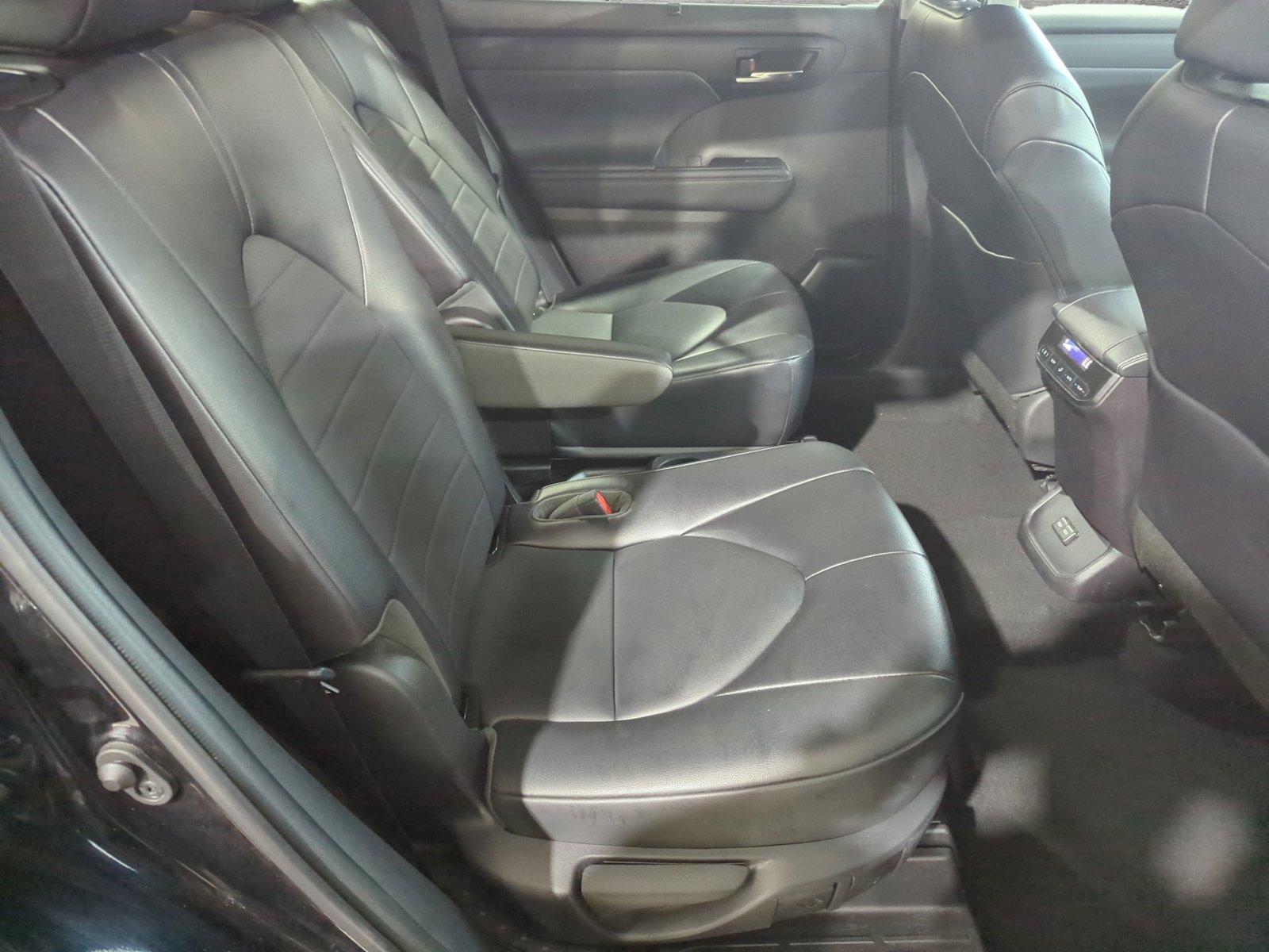 2022 Toyota Highlander Vehicle Photo in Ft. Myers, FL 33907