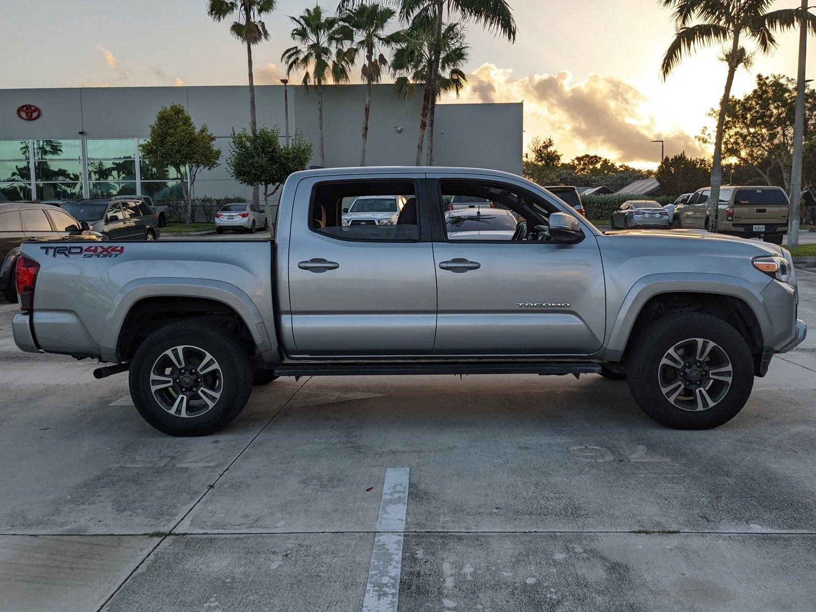 2019 Toyota Tacoma 4WD Vehicle Photo in Davie, FL 33331